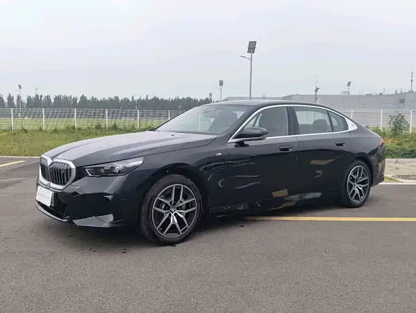 BMW i5 2025