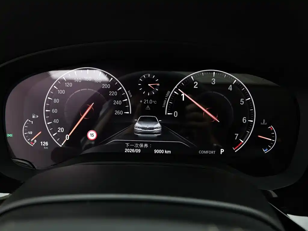 BMW 5 Series 2019 — фото 11