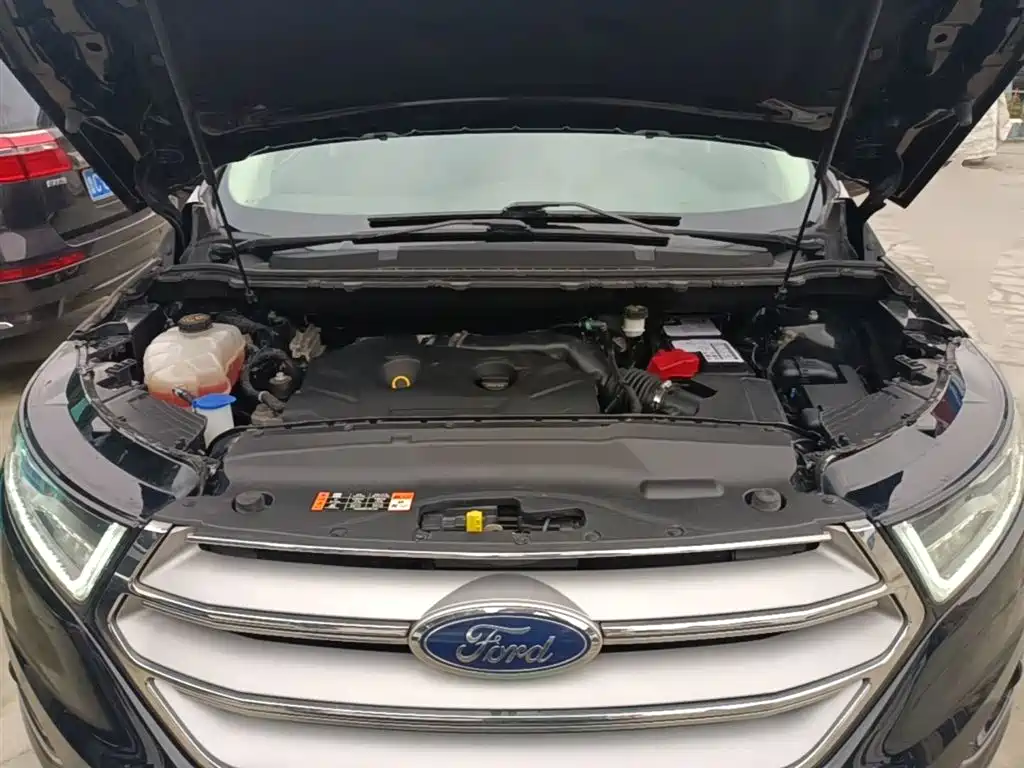 Ford Edge 2018 — фото 20