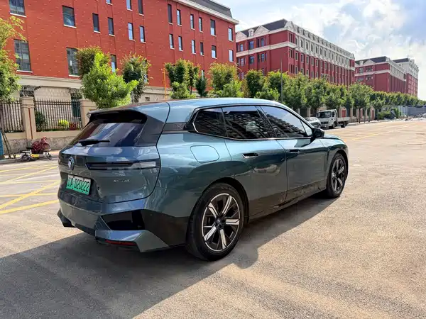 BMW iX 2023