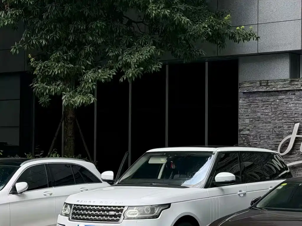 Land Rover Range Rover 2018 — фото 1