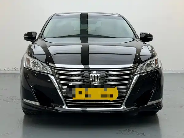 Toyota Crown 2016