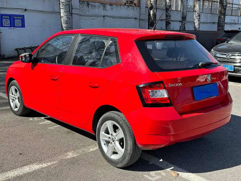 Skoda Fabia 2016 — фото 6
