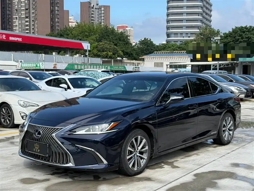 Lexus ES 2020
