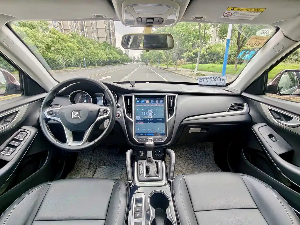 Zotye SR7 2016 — фото 12