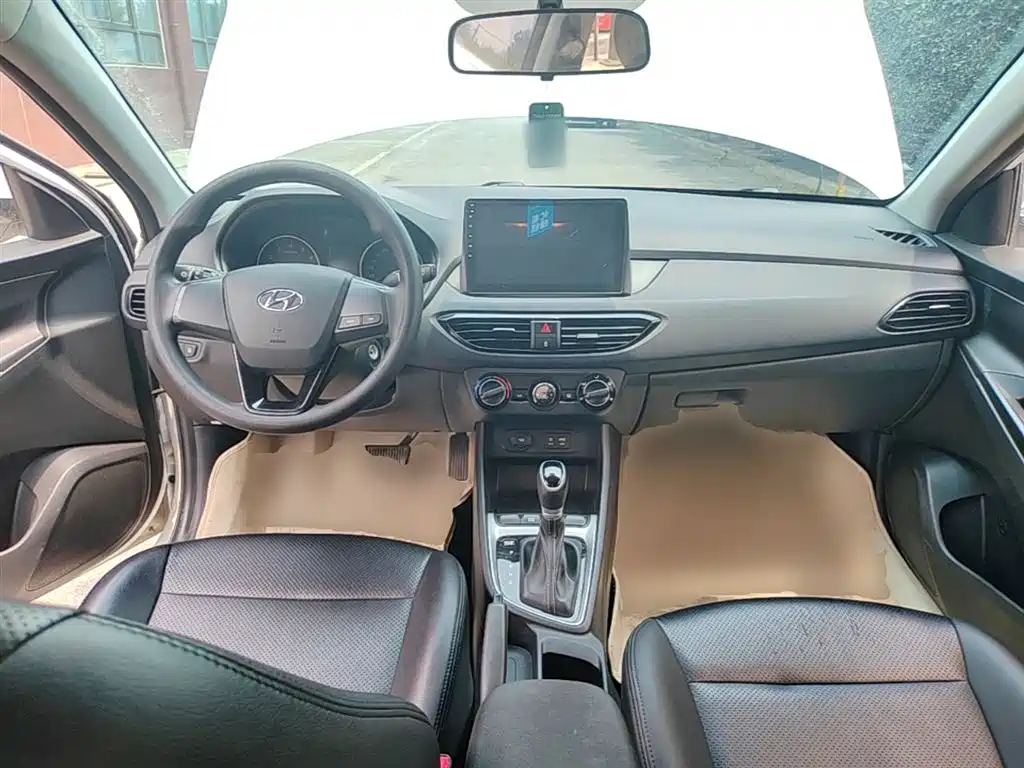 Hyundai Elantra 2019 — фото 10