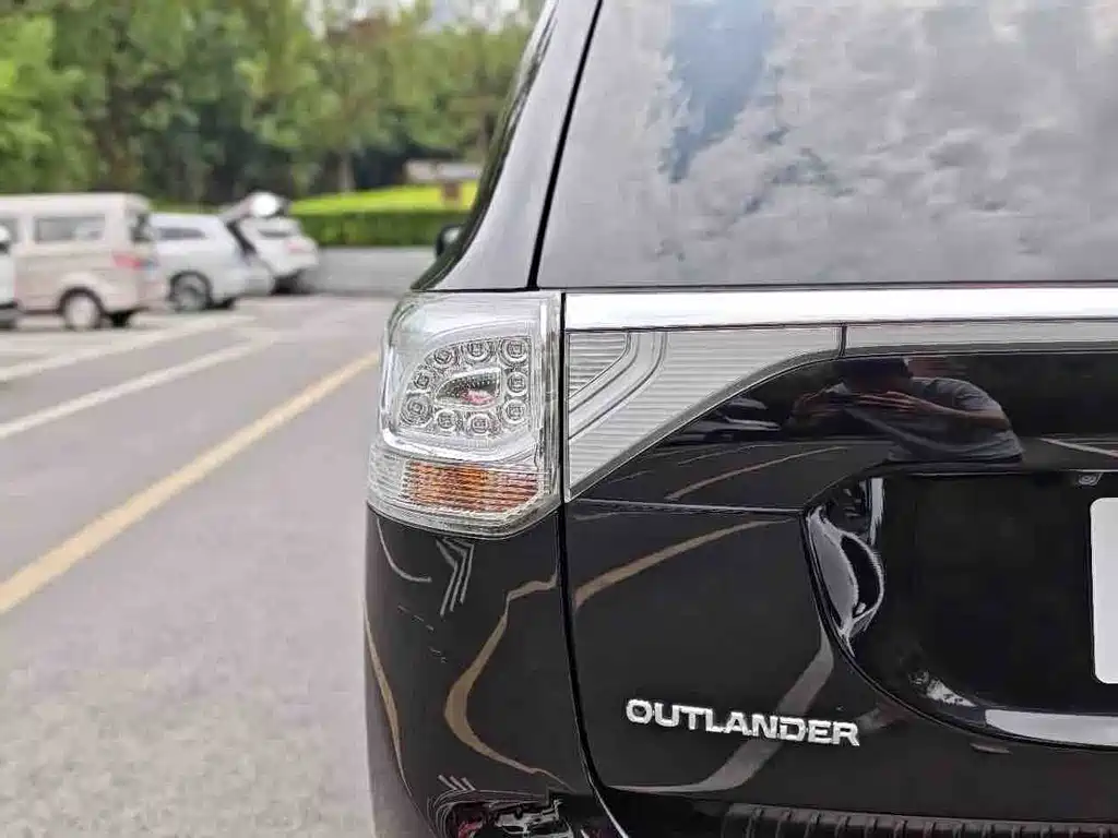 Mitsubishi Outlander 2015 — фото 32
