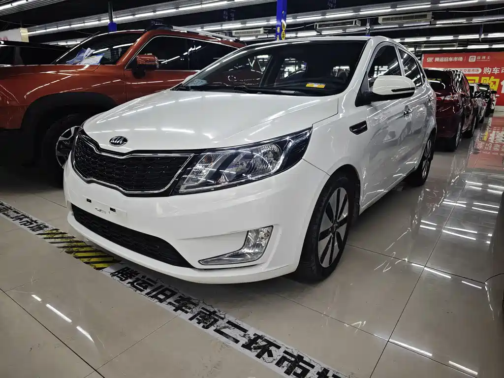 Kia K2 2015 — фото 1