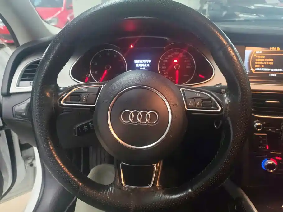 Audi A4L 2015 — фото 15