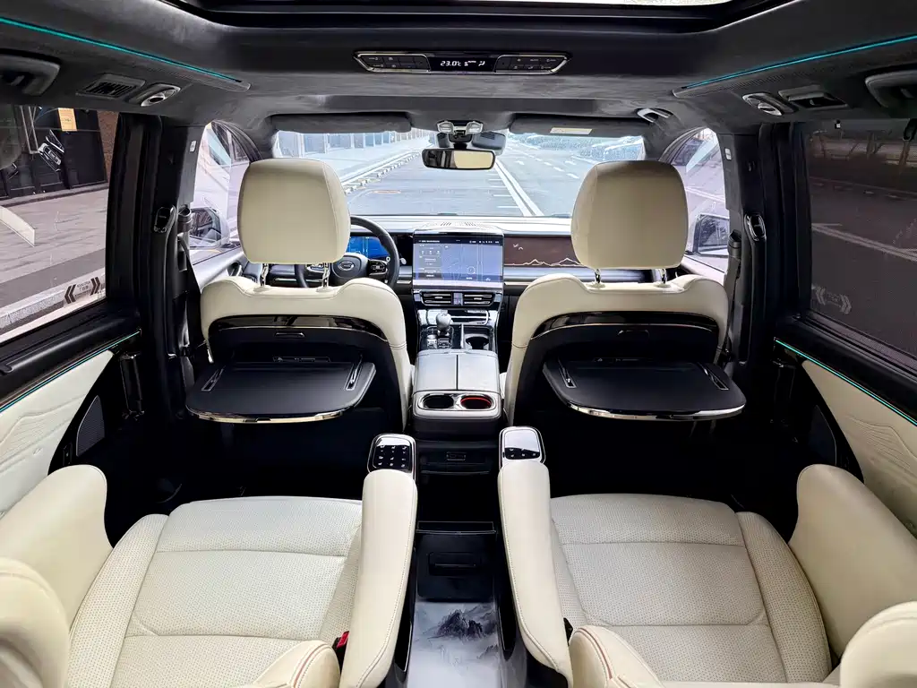 GAC Motor Trumpchi M8 2023 — фото 11