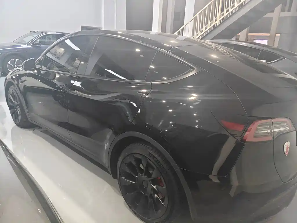 Tesla Model Y 2022 — фото 16