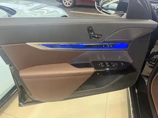 BMW i7 2023