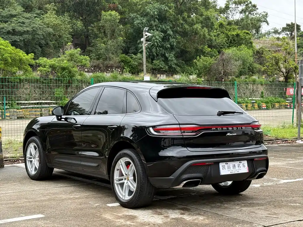 Porsche Macan 2023 — фото 11