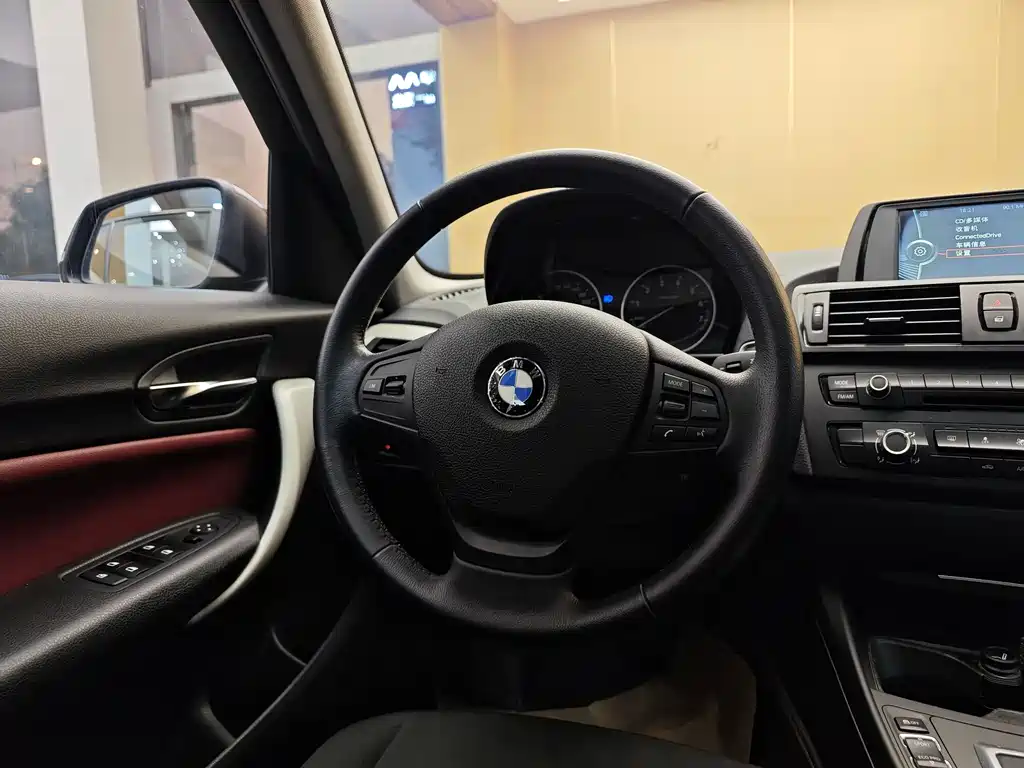BMW 1 Series 2013 — фото 14