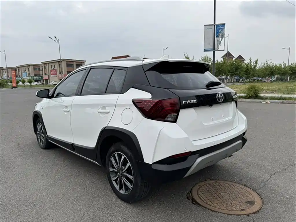 Toyota Yaris L 2021 — фото 5
