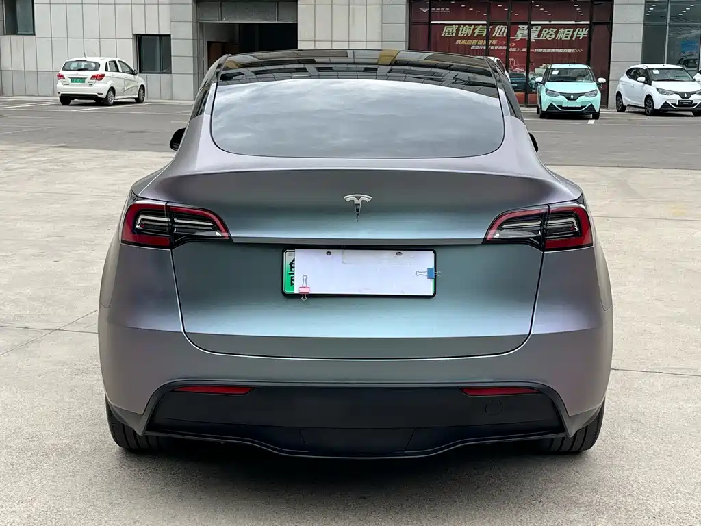 Tesla Model Y 2024 — фото 5