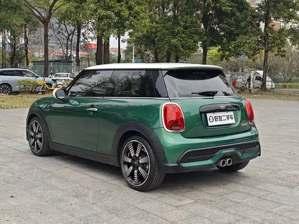 MINI MINI 2022