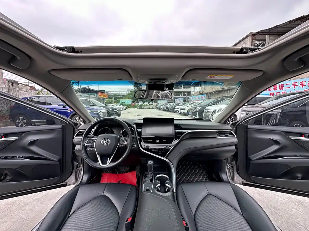 Toyota Camry 2021 — фото 10
