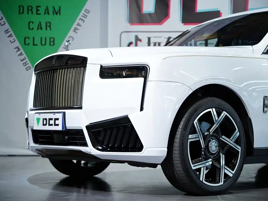 Rolls-Royce Cullinan 2020 — фото 52