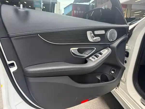 Mercedes-Benz C-Class 2021