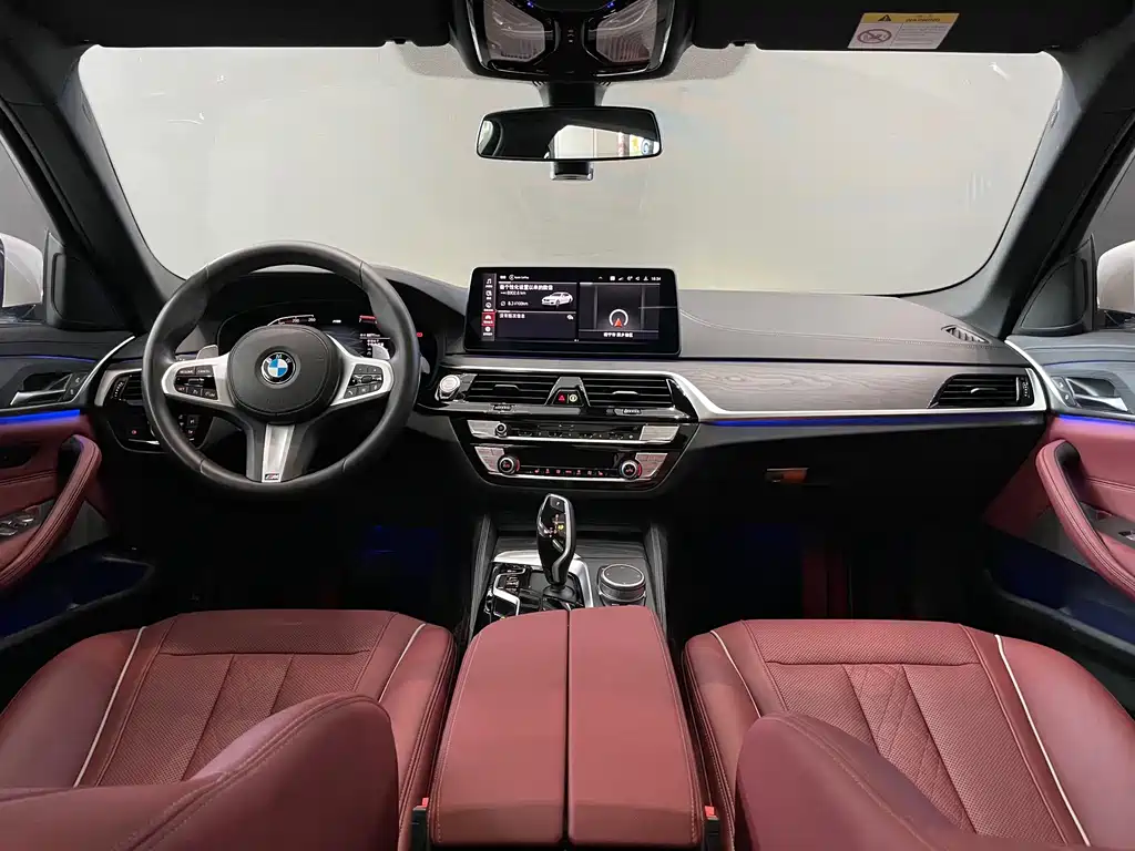 BMW 5 Series 2021 — фото 11