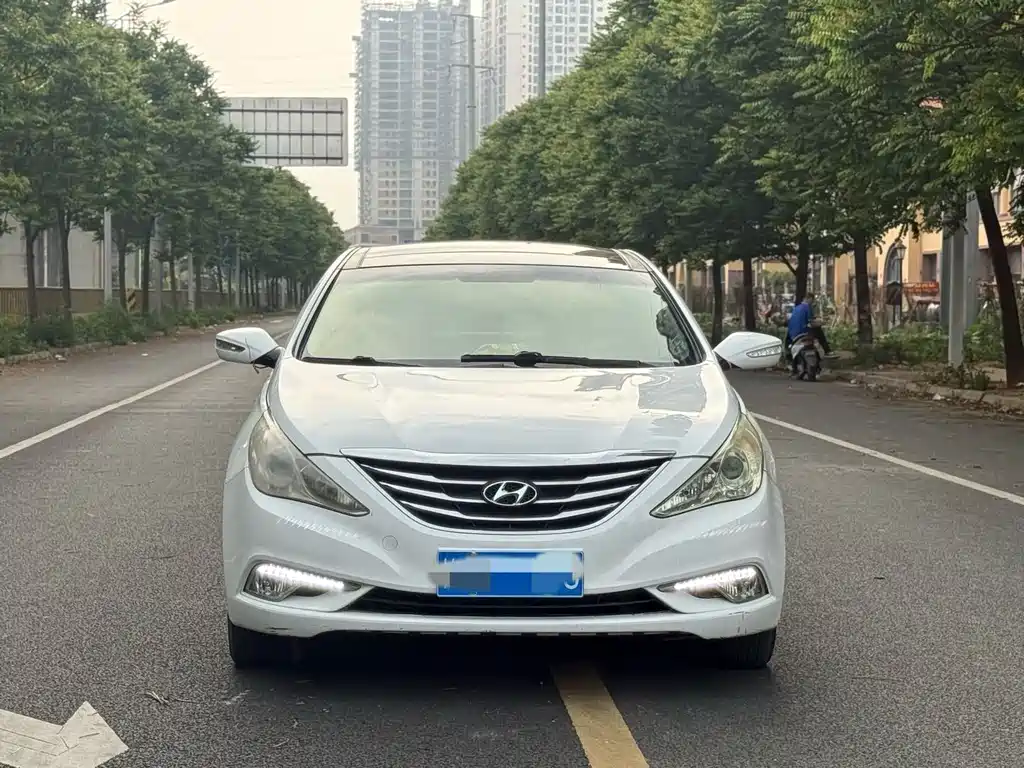 Hyundai Sonata 2013 — фото 2