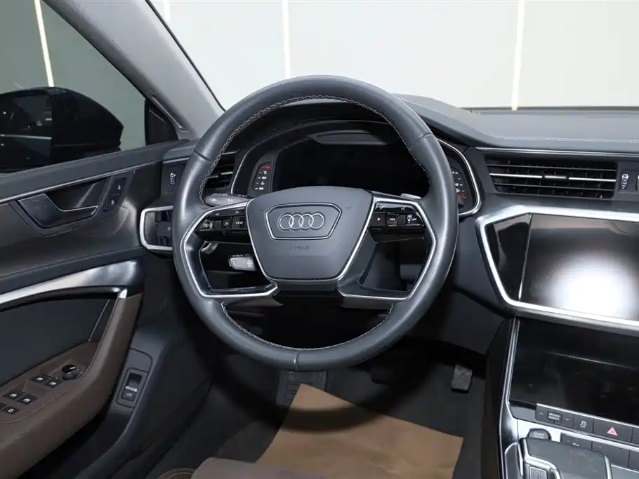 Audi A7L 2024 — фото 17