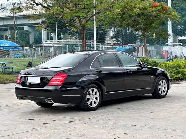 Mercedes-Benz S-Class 2013