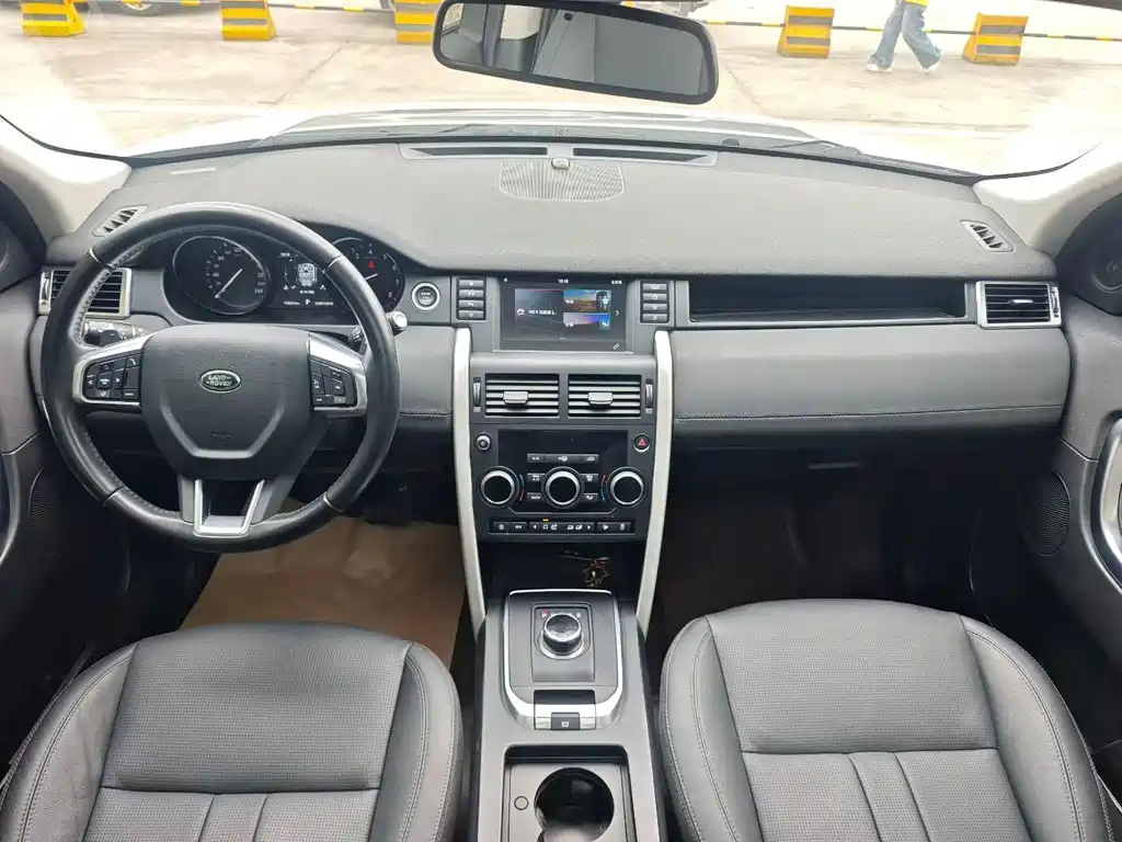 Land Rover Discovery Sport 2018 — фото 8