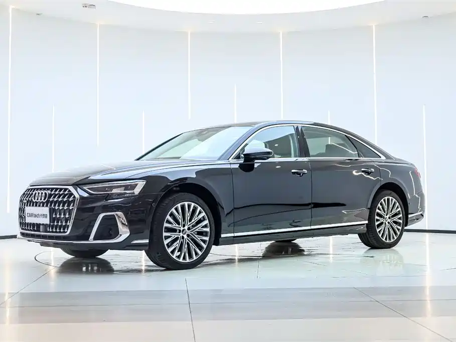 Audi A8 2023 — фото 1