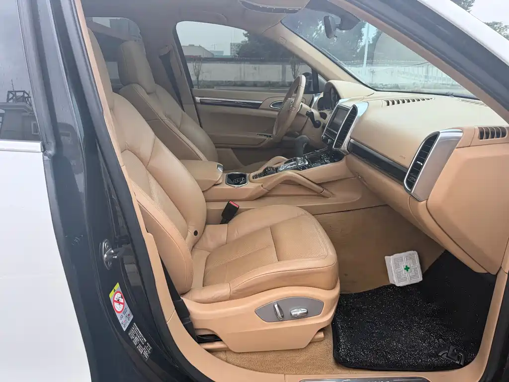 Porsche Cayenne 2011