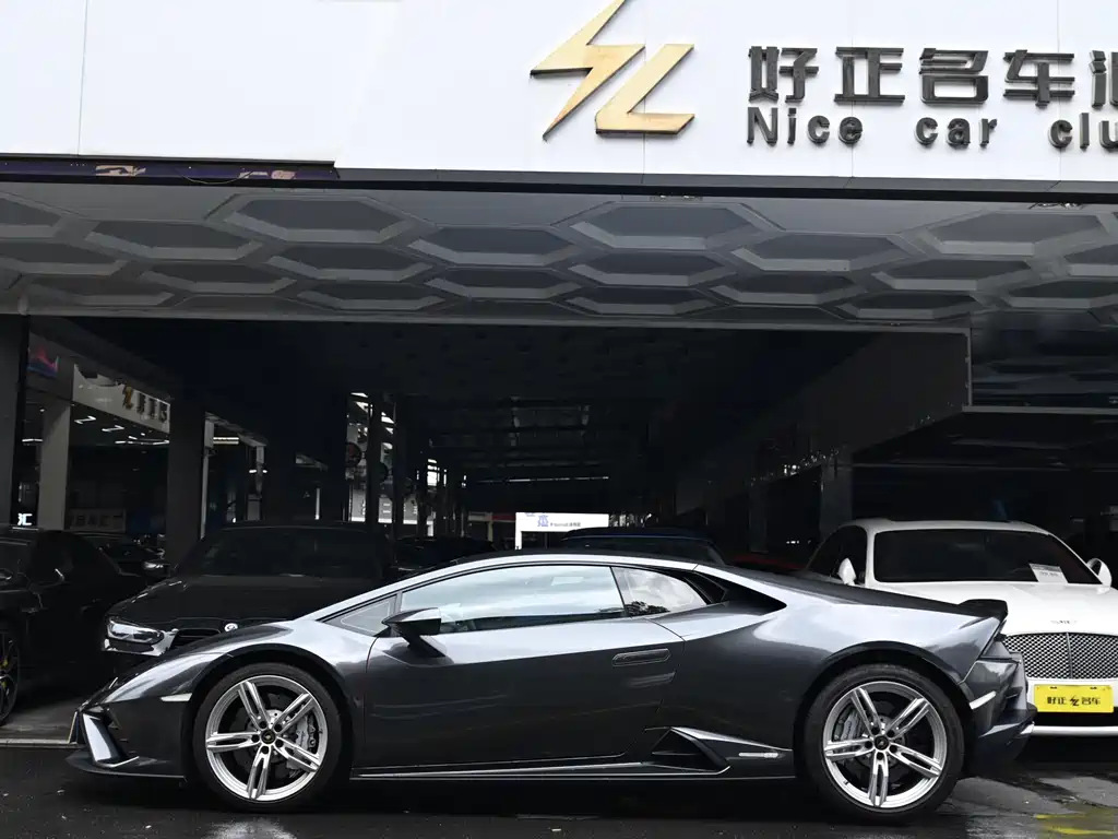 Lamborghini Huracán 2022 — фото 2