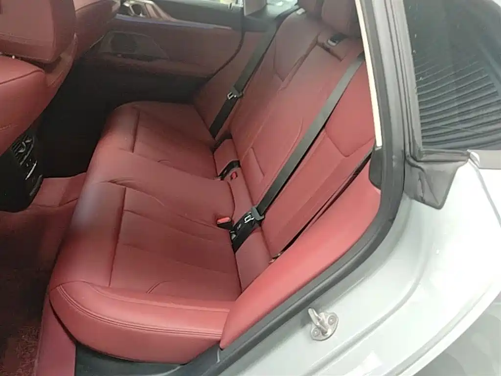 BMW 4 Series 2025 — фото 17