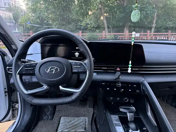 Hyundai Elantra 2021