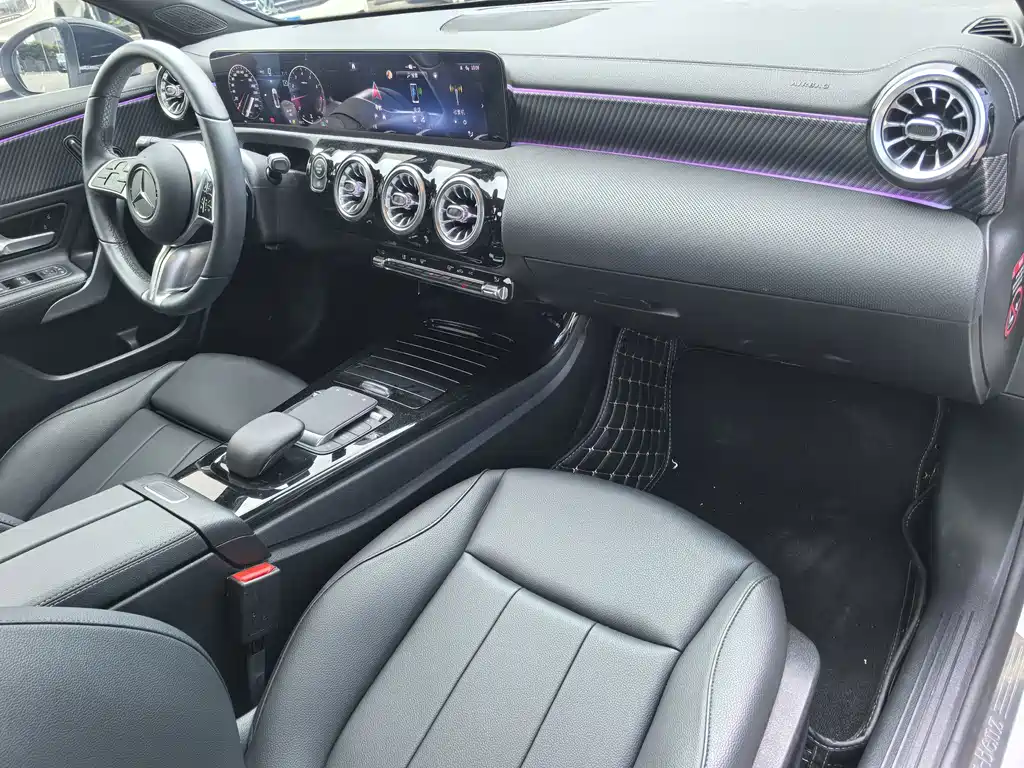 Mercedes-Benz A-Class 2024 — фото 11