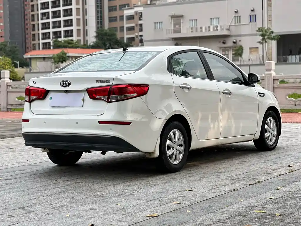 Kia K2 2016 — фото 4
