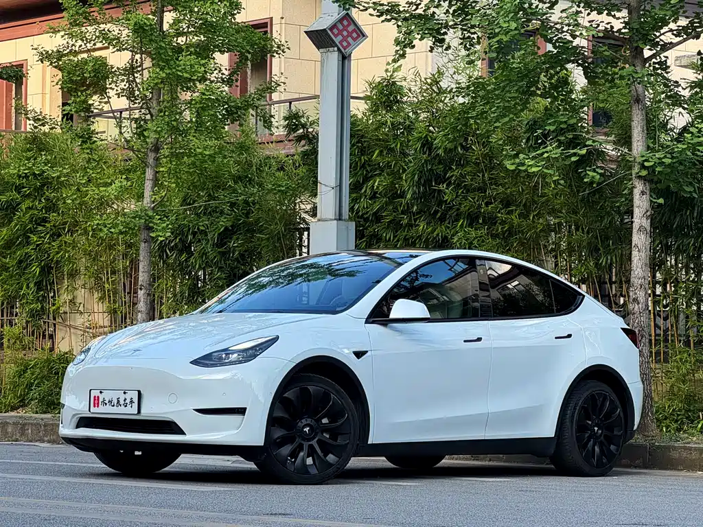 Tesla Model Y 2022 — фото 1