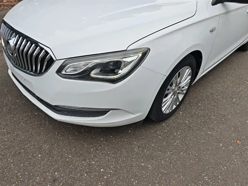 Buick Excelle 2015 — фото 24