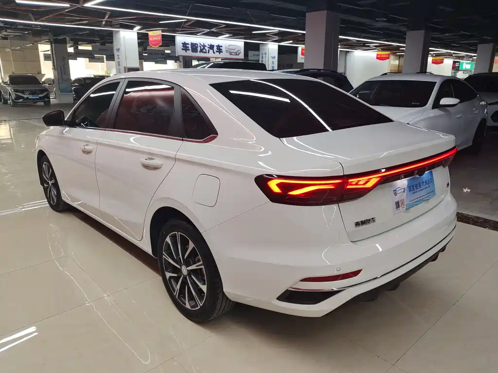 Geely Emgrand 2024 — фото 4
