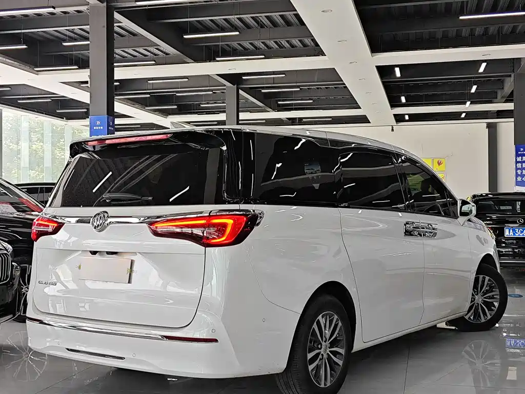 Buick GL8 2021