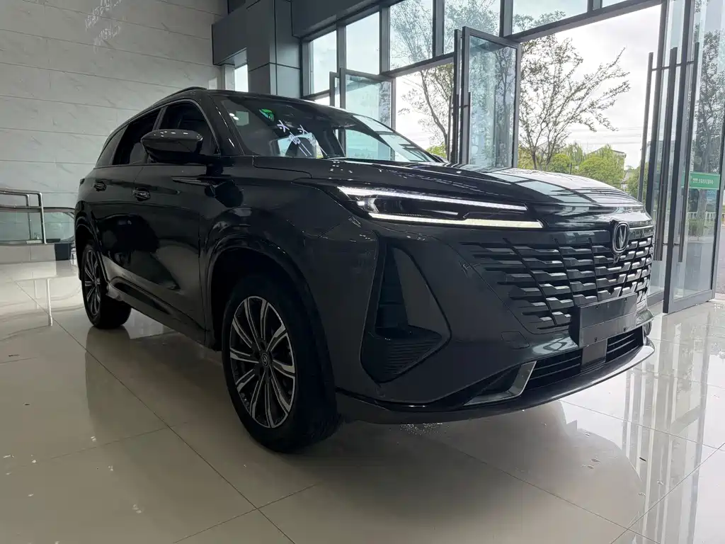 Changan CS75PLUS 2024 — фото 3