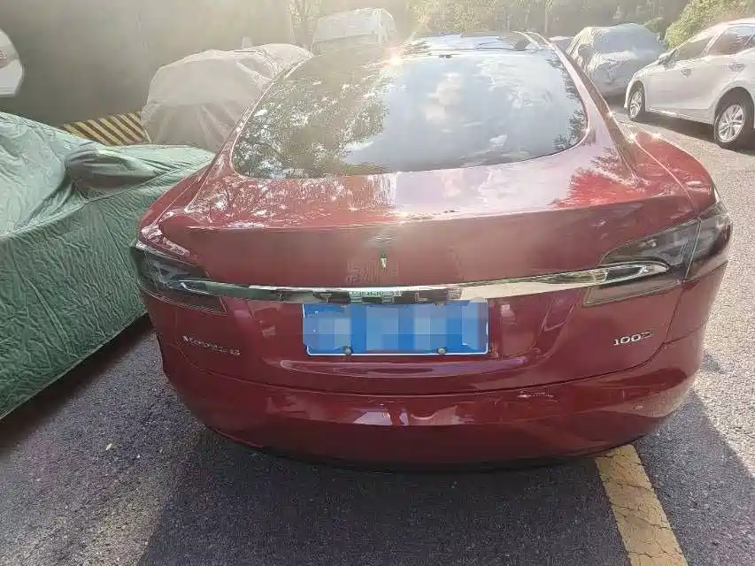 Tesla Model S 2017 — фото 8