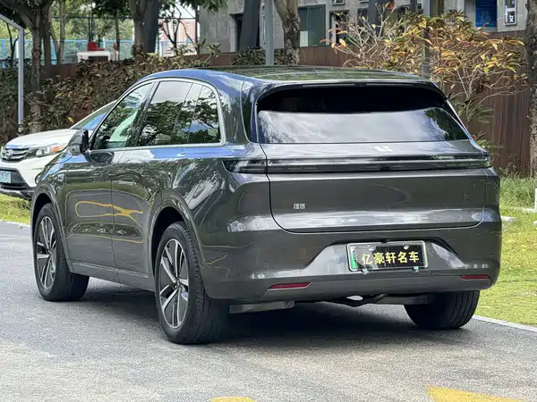 Li Auto L6 2024