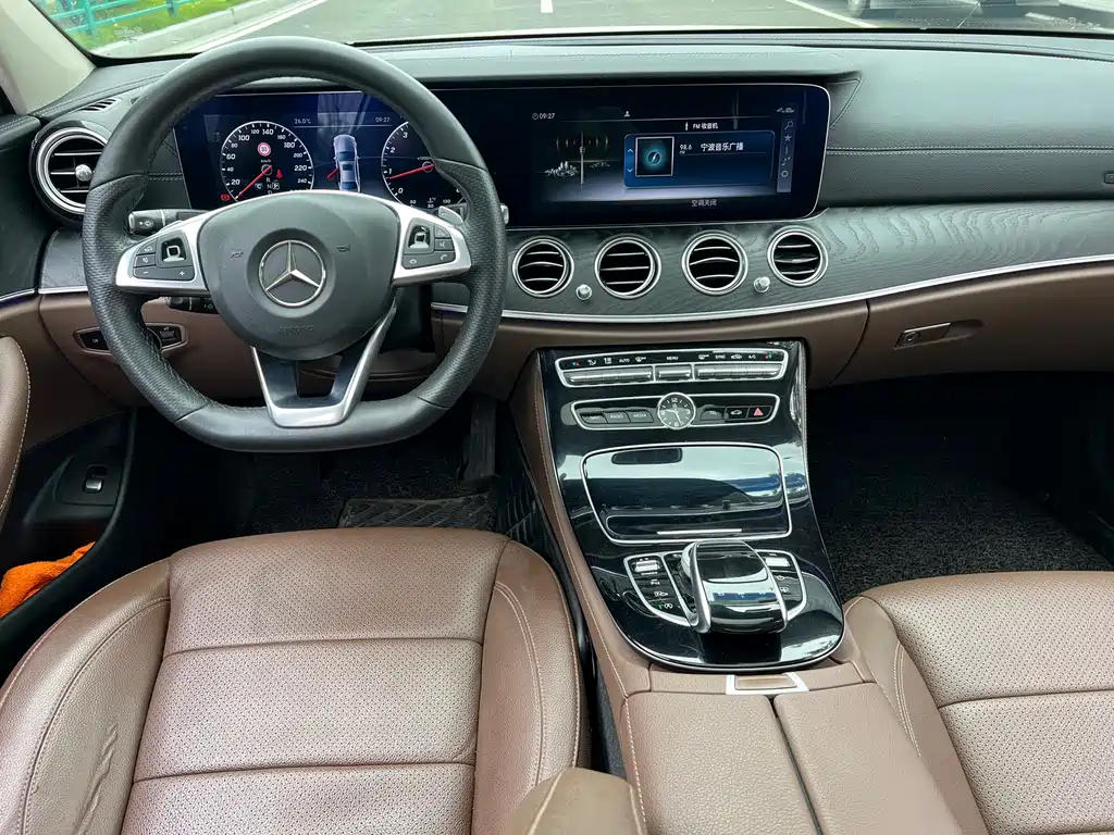 Mercedes-Benz E-Class 2017 — фото 11