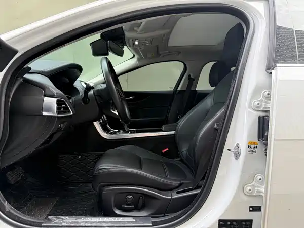 Jaguar XEL 2021