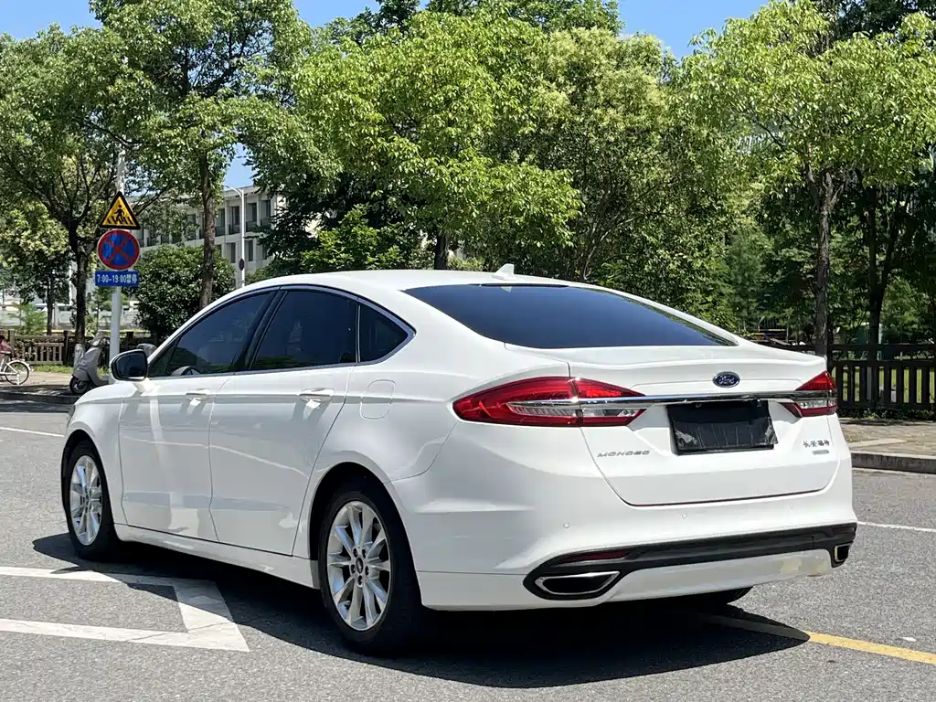 Ford Mondeo 2018 — фото 12