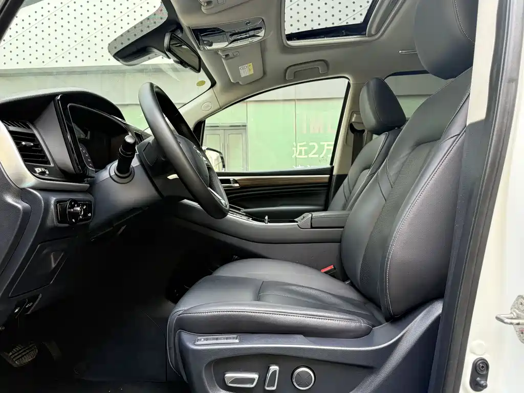 GAC Motor Trumpchi M8 2022 — фото 3