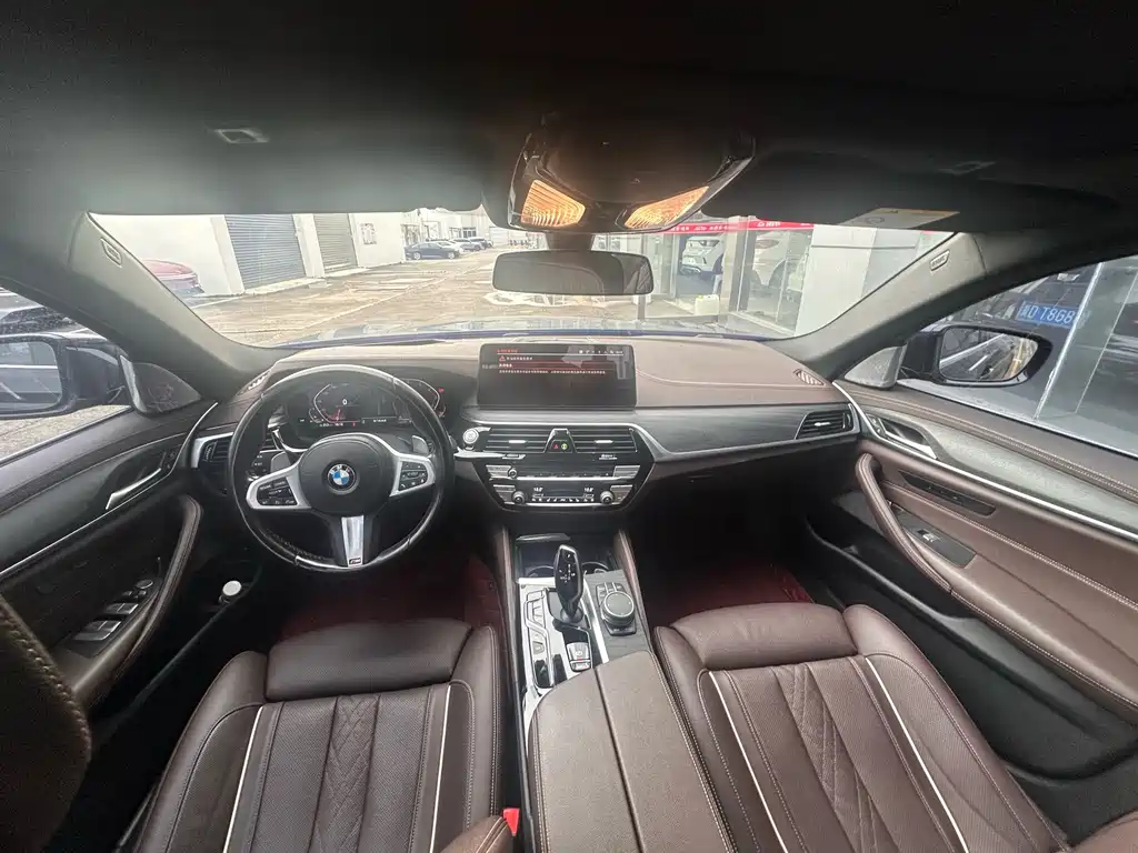 BMW 5 Series 2021