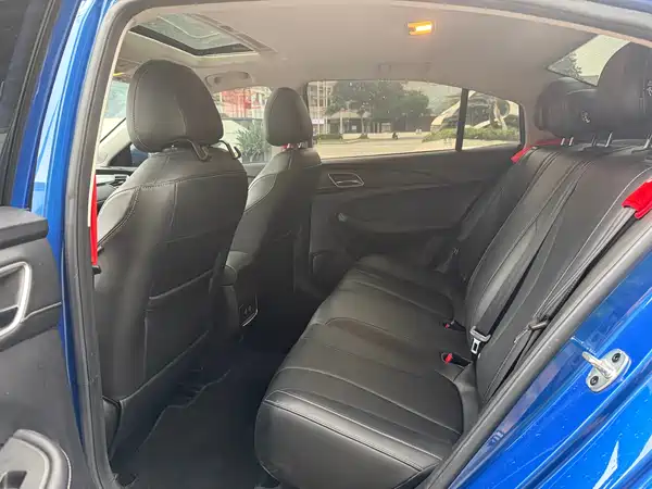 Roewe i5 2019