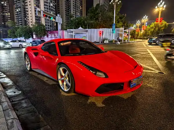 Ferrari 488 2019